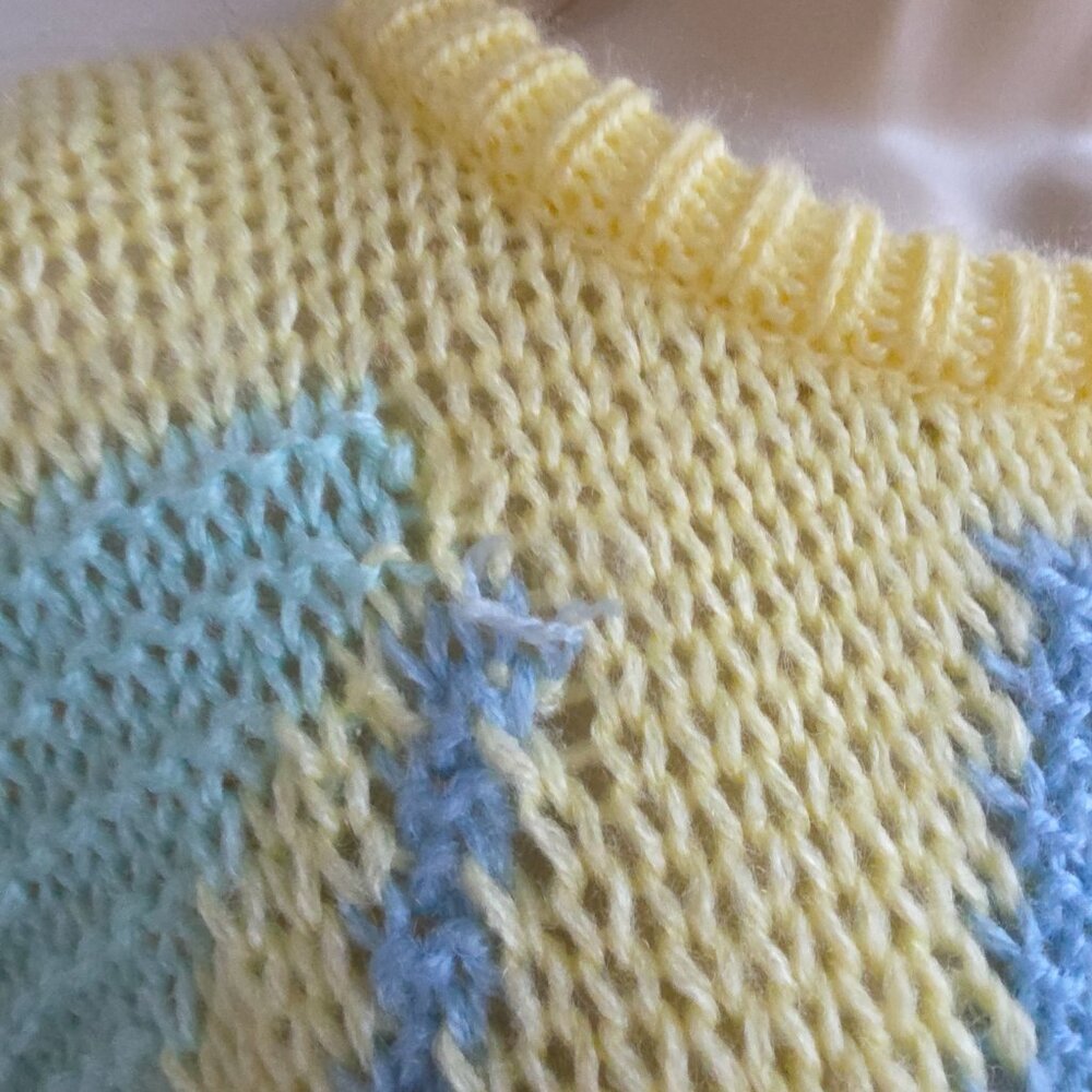 Vintage 80s/90s oversized pale yellow sweater with oversized knit - Picture 9 of 9